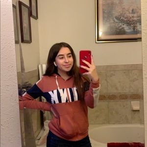 Meet your Posher, April